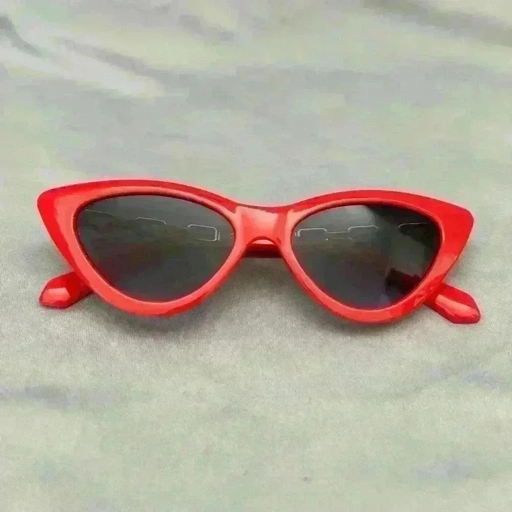Cat-eye sunglasses